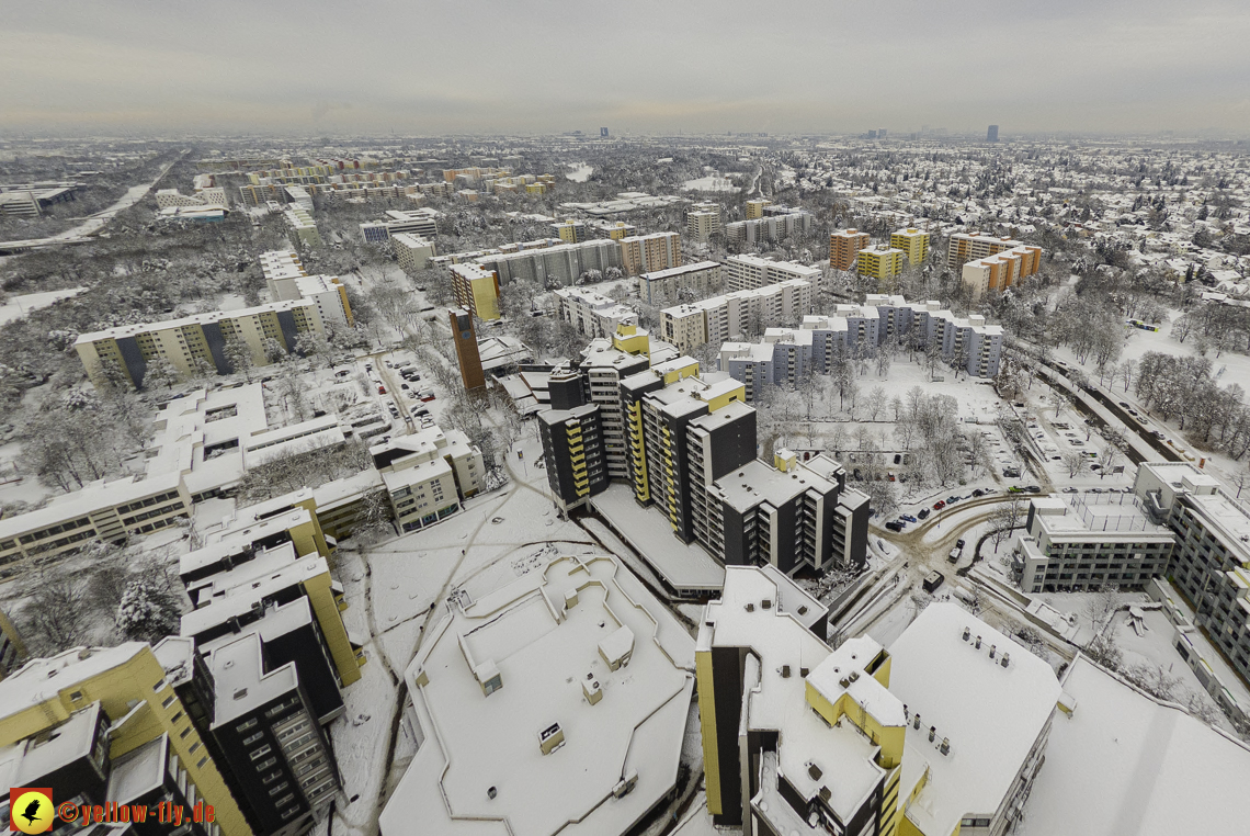 04.12.2021 - Karl-Marx-Ring und Marx-Zentrum in Neuperlach